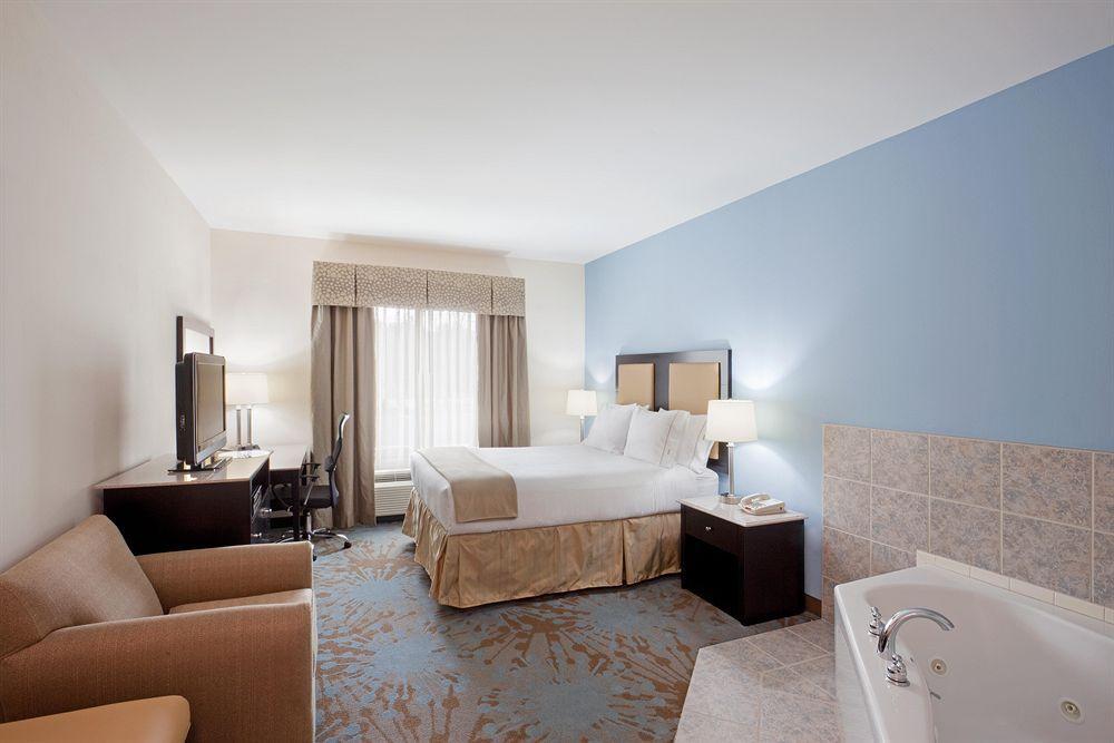 Comfort Inn & Suites Plainville-Foxboro Εξωτερικό φωτογραφία