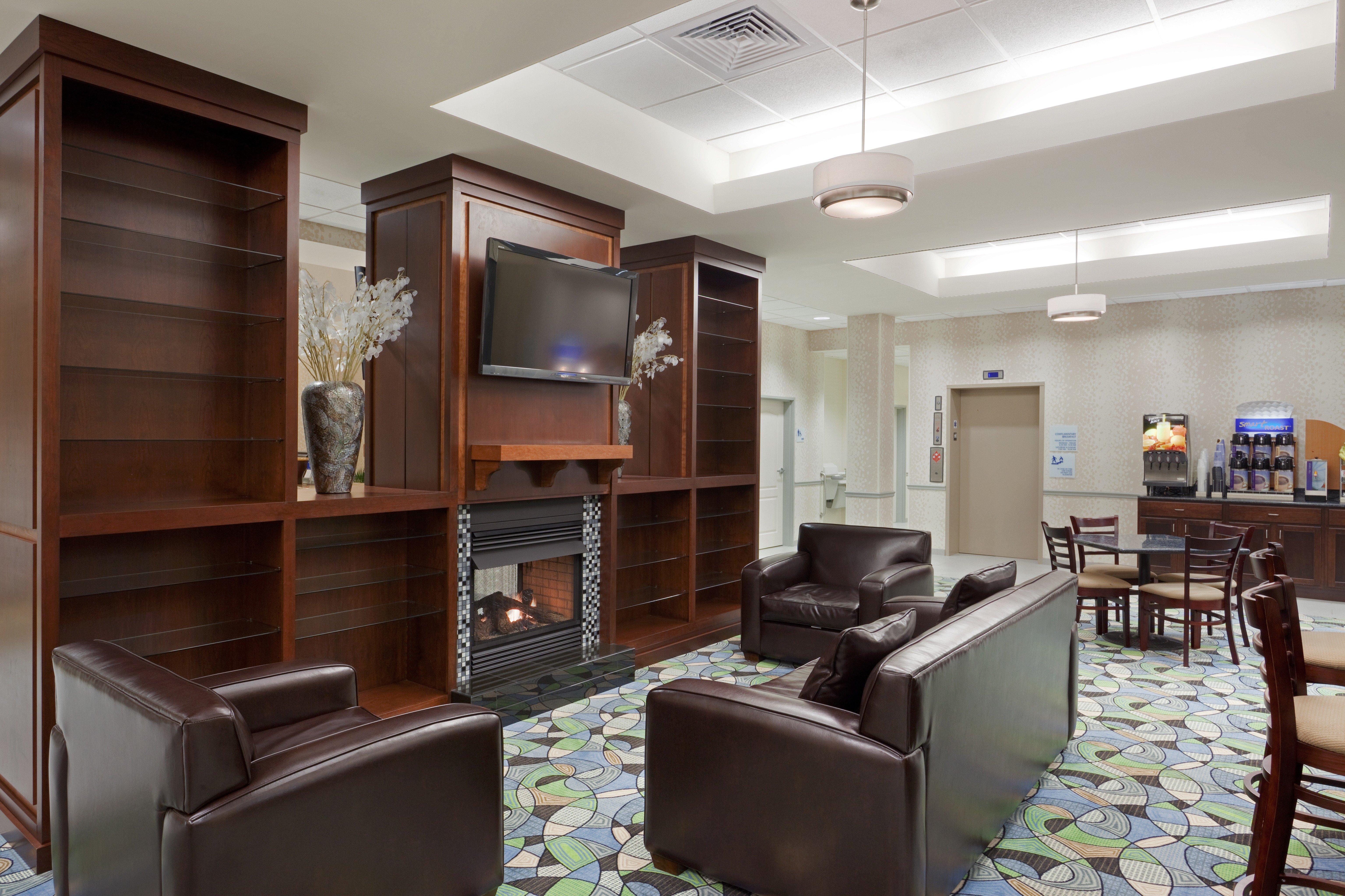 Comfort Inn & Suites Plainville-Foxboro Εξωτερικό φωτογραφία